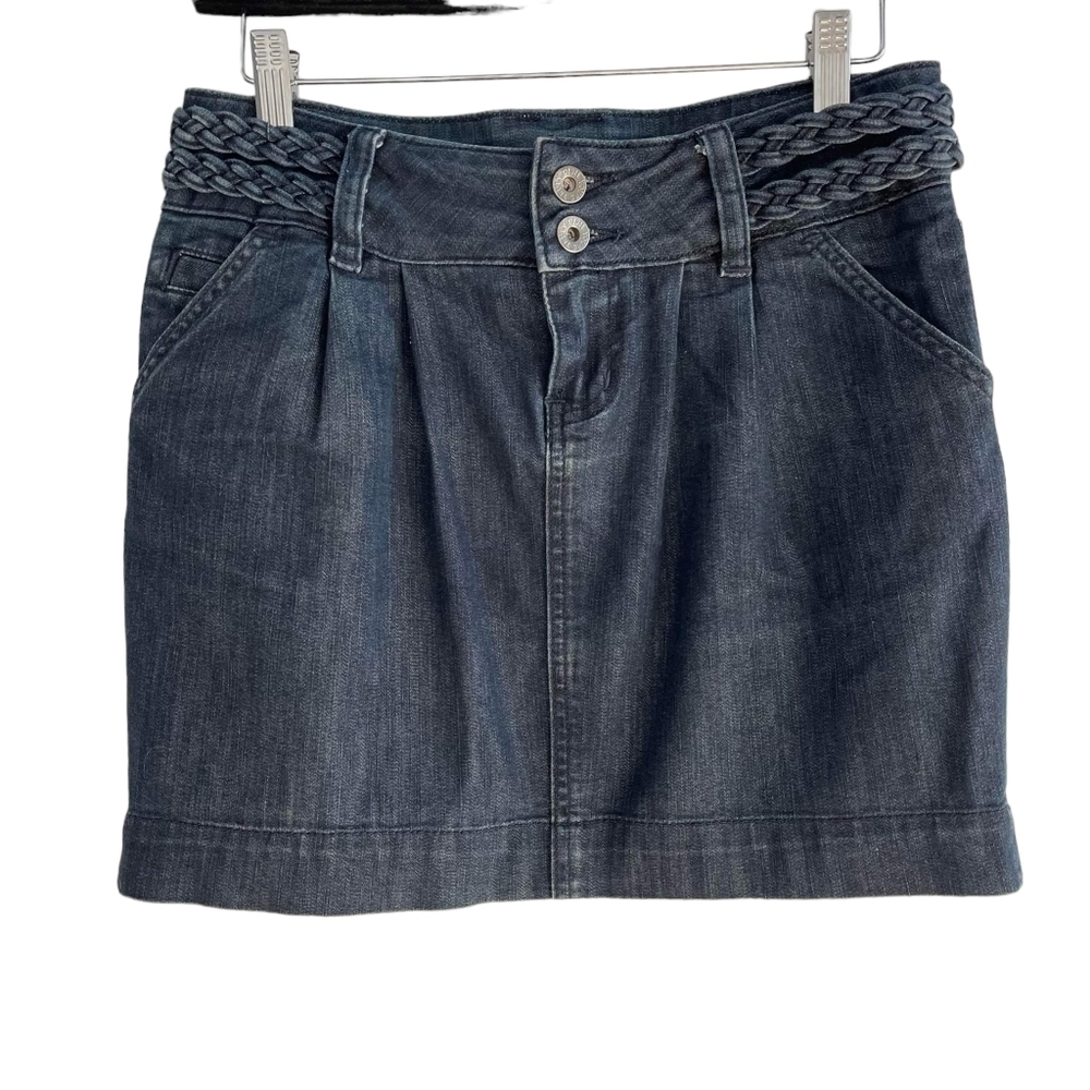 DISH JEANS Blue Denim Jean Mini Skirt Braided Belt Detail & Pockets Size 26